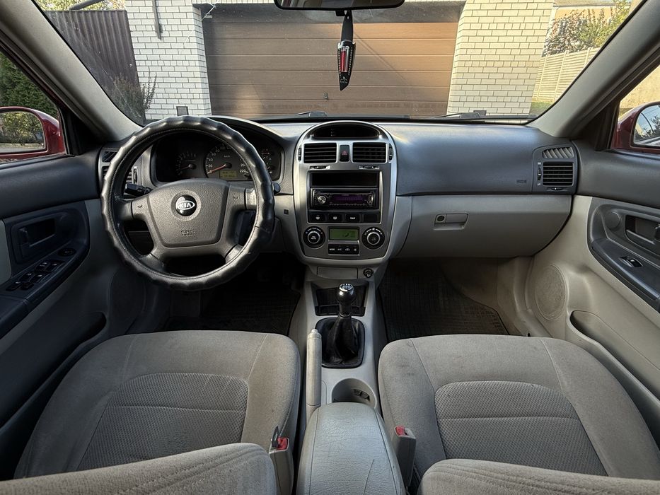Продам Kia Cerato 1.6 бензин