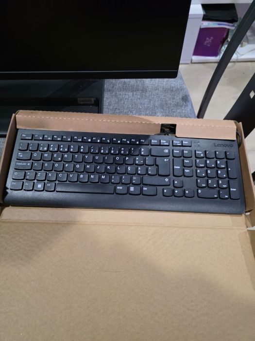 Computador marca Lenovo