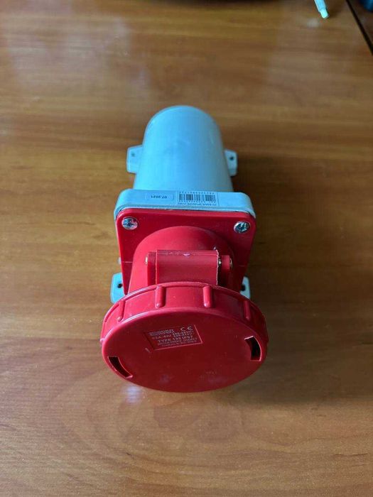 Розетка стаціонарна 380в. ГЦ 63А/5 (135) 3P+N+PE 63А 415В IP67 | Нова