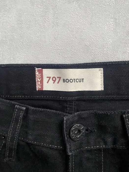 Bootcut,flared, levis total deep black