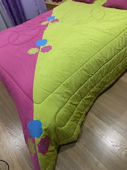 Conjunto de edredon de casal e Cortinas