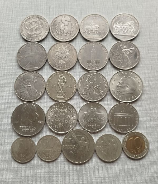 Монеты юбилейные ГДР и СССР, отличное состояние.