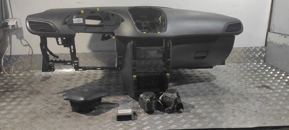 kokpit deska poduszka kierowcy pasażera pasy peugeot 207 06- poznań