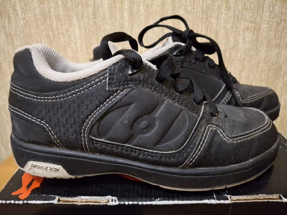 Кросівки Heelys ботинки роліки 35р