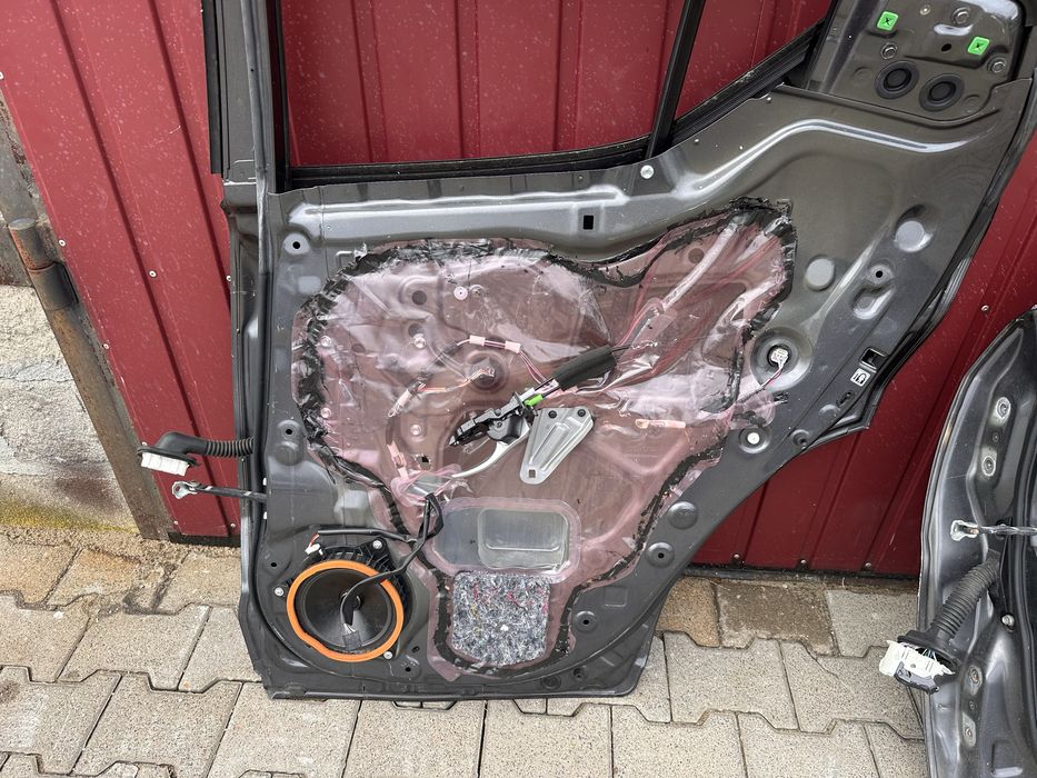 Toyota CHR 1G3 drzwi przednie prawe tylne prawe
