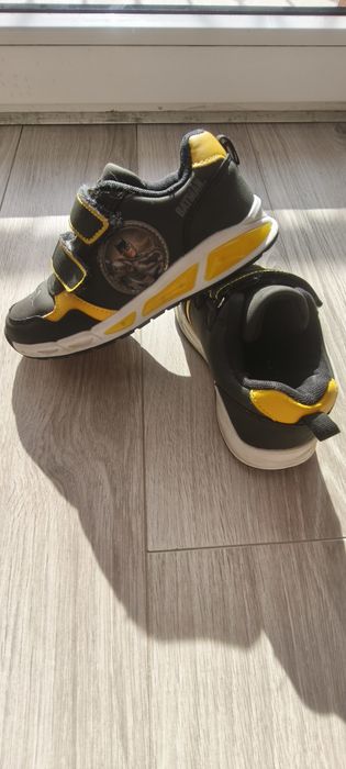 Adidasy ze świecąca podeszwą 33 Batman dla chłopca