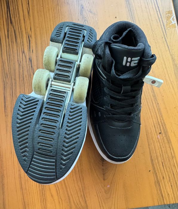 Кросівки роліки з підсвіткою