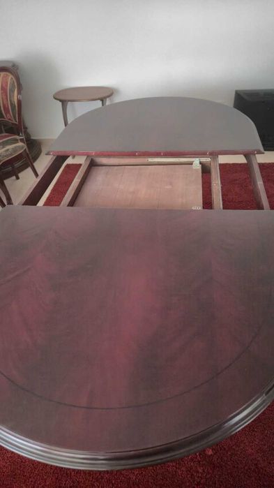 Mesa de Jantar Extensível em Madeira Maciça + 6 Cadeiras | Excelente Estado