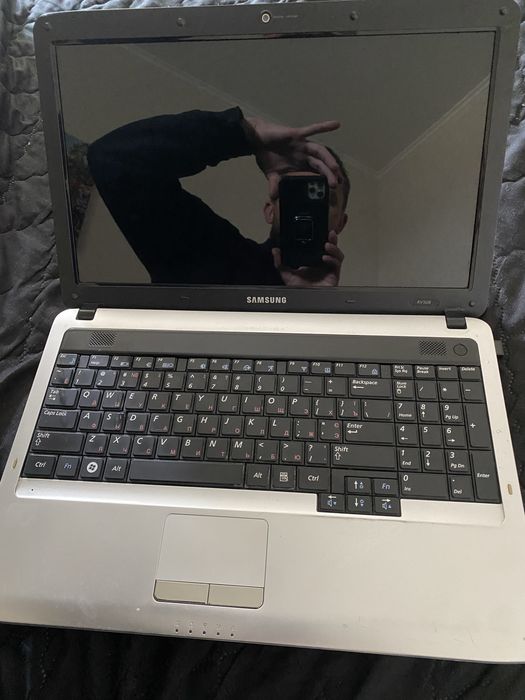Ноутбук samsung rv508