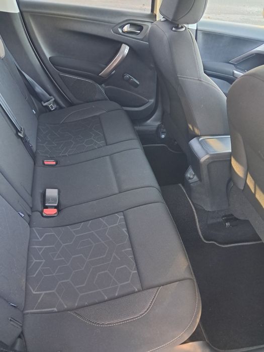 Peugeot 2008 1.2 pure tech style