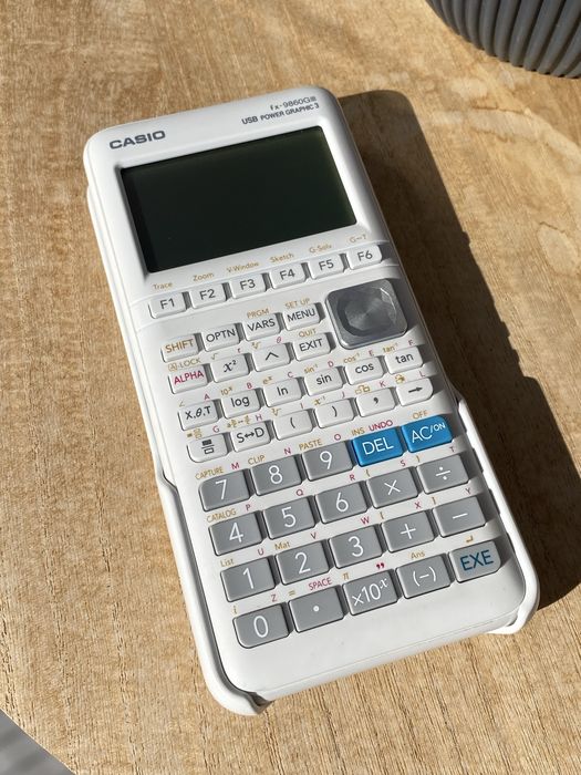 Calculadora gráfica CASIO fx-9860 giii