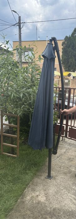 Parasol ogrodowy granatowy