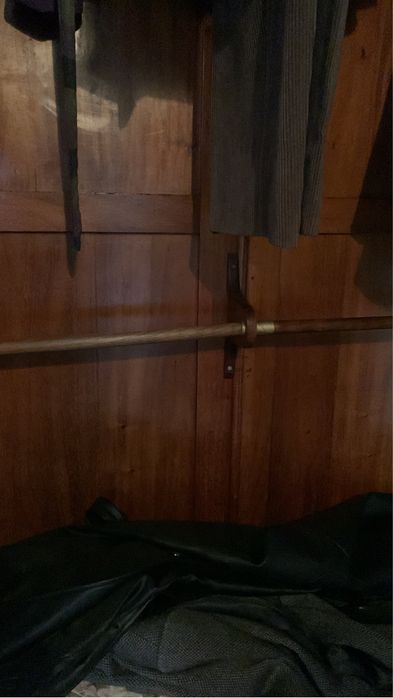 Guarda roupa em madeira