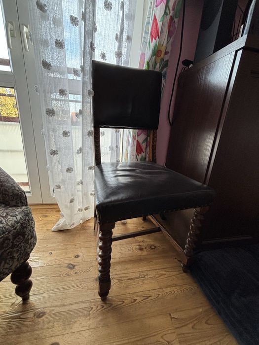 Sprzedam 3 krzesła skóra drewno