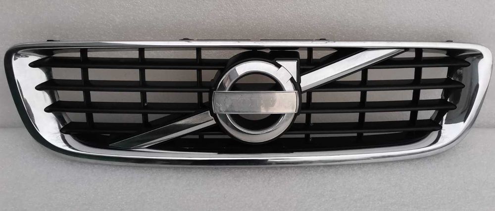 Решетка радиатора Volvo S40 V50 2007-2012г.в. оригинал рестайлинг
