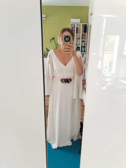 Suknia ślubna L/40  klasyczna/ prosta / romantyczna