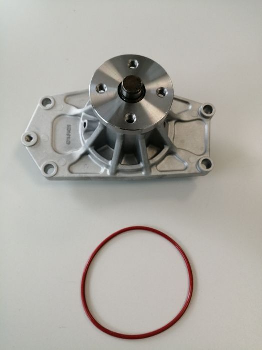 Bomba de água mitsubishi canter/Fuso FE659 FE649 FE84 FE85