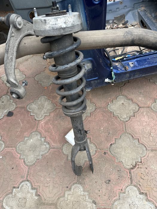 Продам стойку,амортизатор,пружина,упор bmw x5,x6 e70,e71