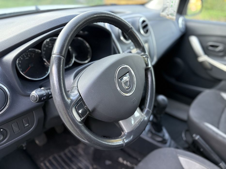 Uszkodzone dacia sandero stepway