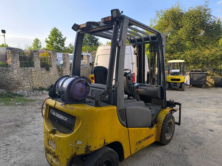 Wózek widłowy jungheinrich triplex wolny skok 2,5 t gaz