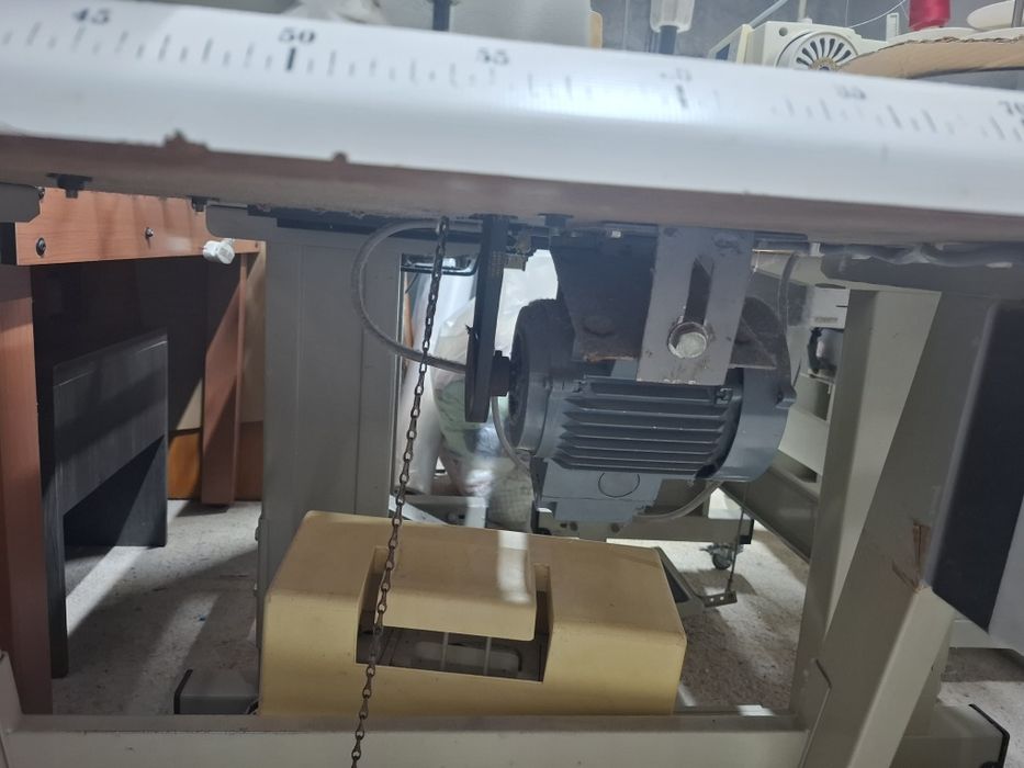 Maquina pregar botões