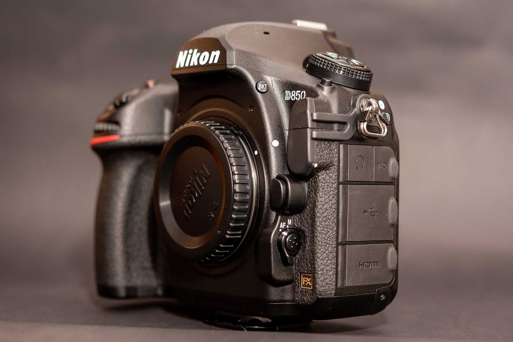 Nikon D850 + NIKKOR 70-200mm + NIKKOR 20 mm + NIKKOR 60 mm + SB-5000