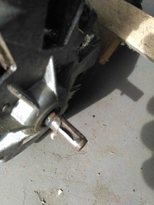 Наждак   двигатель   от  стиральной     машины