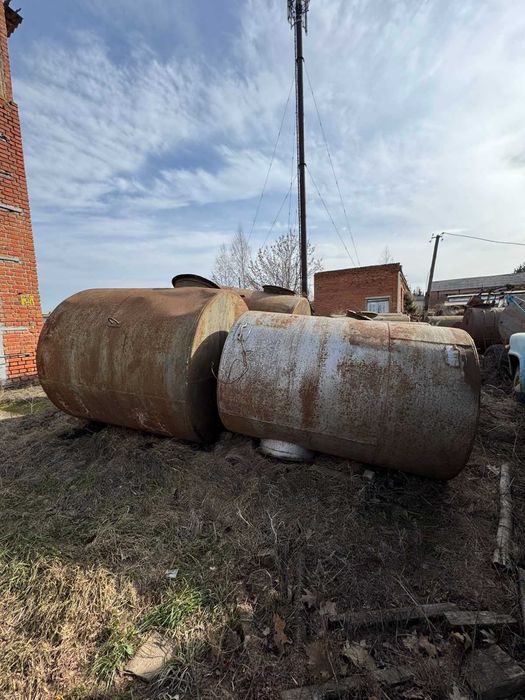 Бочки 3- кубові 1 шт