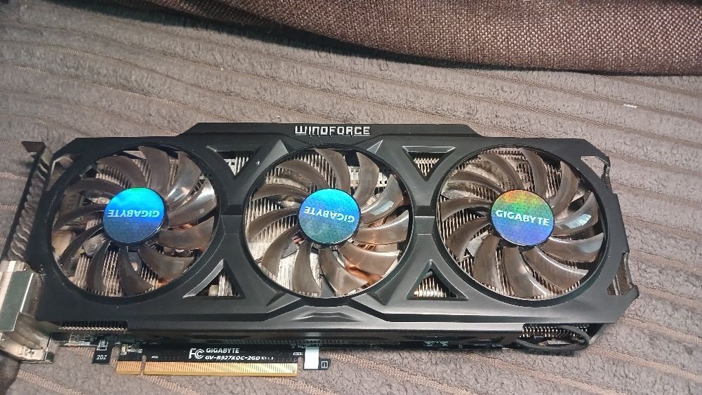 Відеокарта R9 270x series 2GB