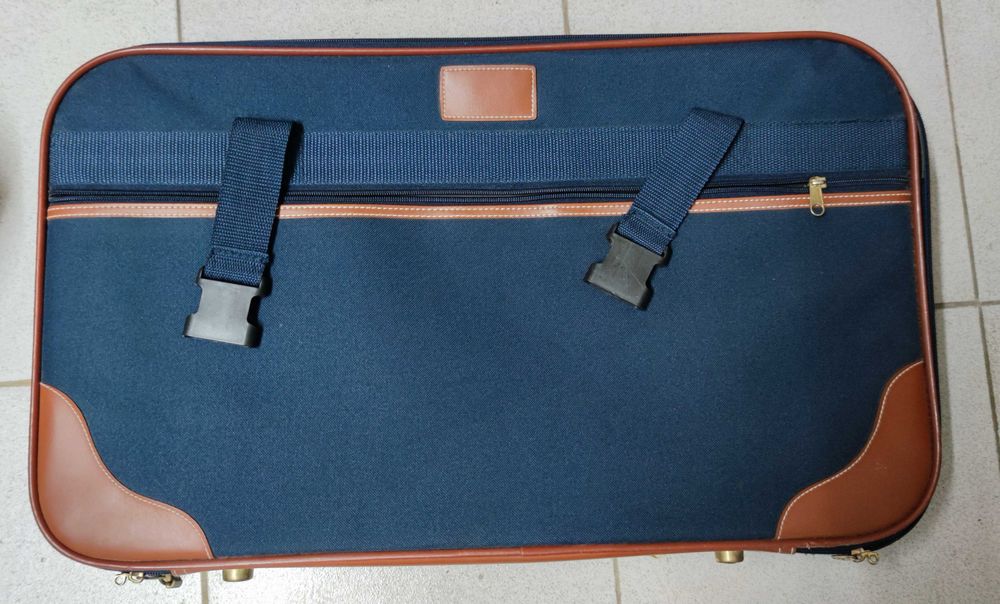Set of 2 Travel Suitcases64585636402945123