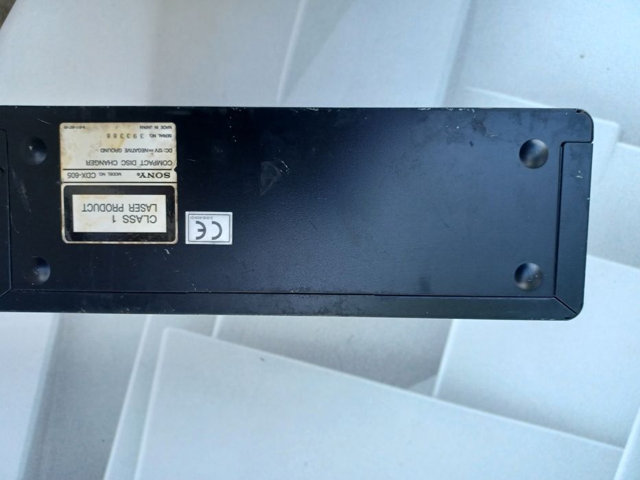 Zmieniarką płyt CD  Sony CDX-605