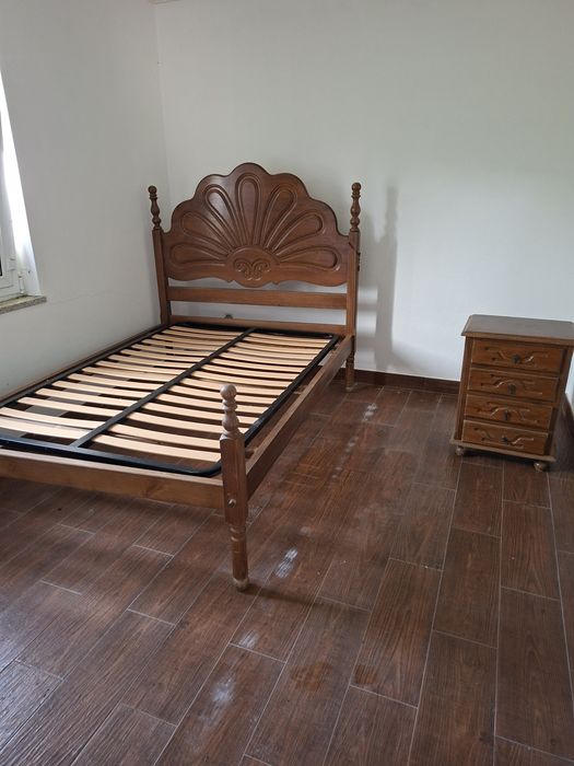 Uma Bonita Cama de Madeira
