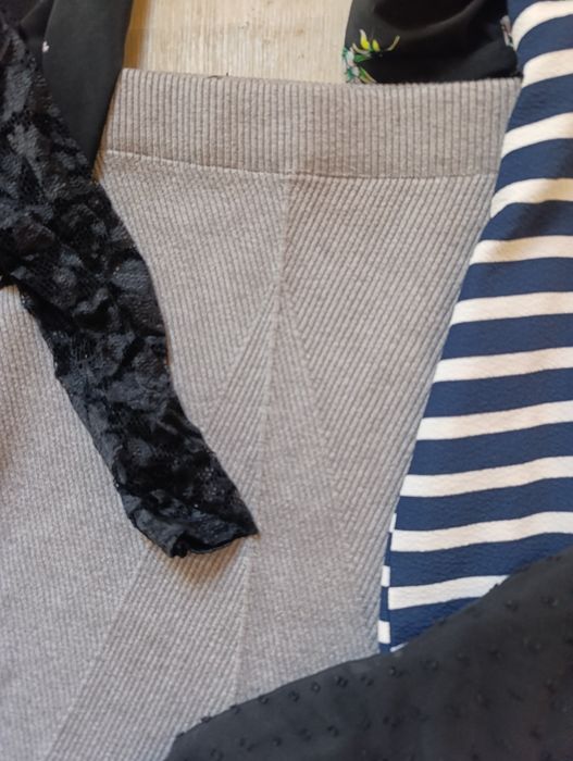 Великий пакет одягу для дівчини