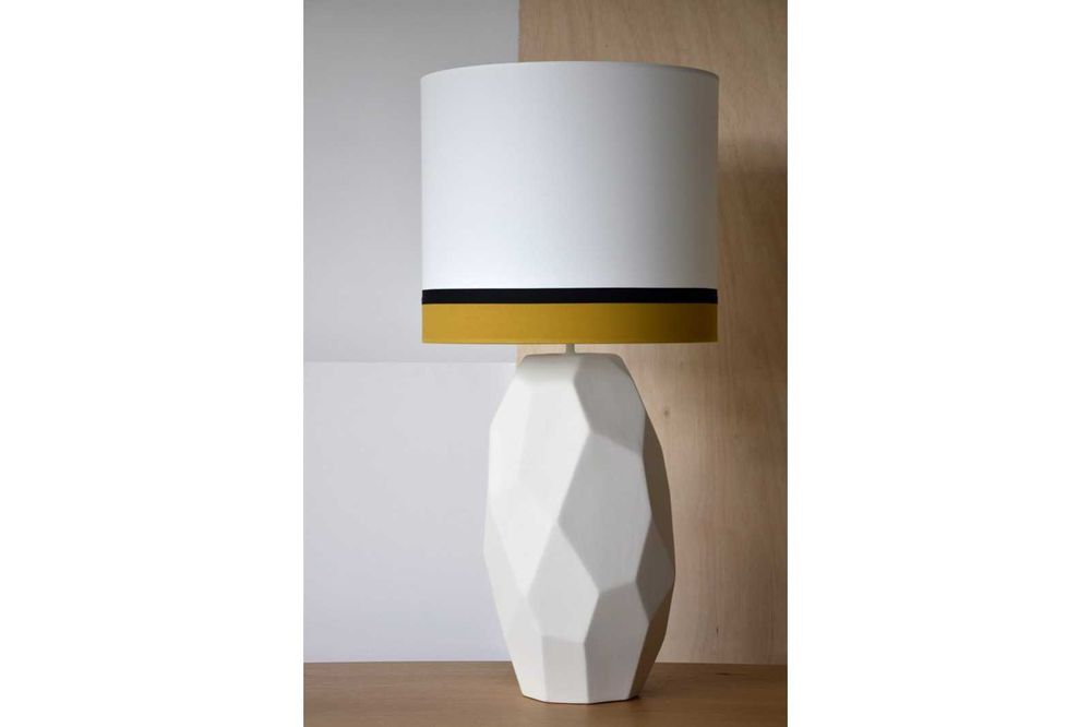 Candeeiro HF Mostarda com Base de Cerâmica By Arcoazul