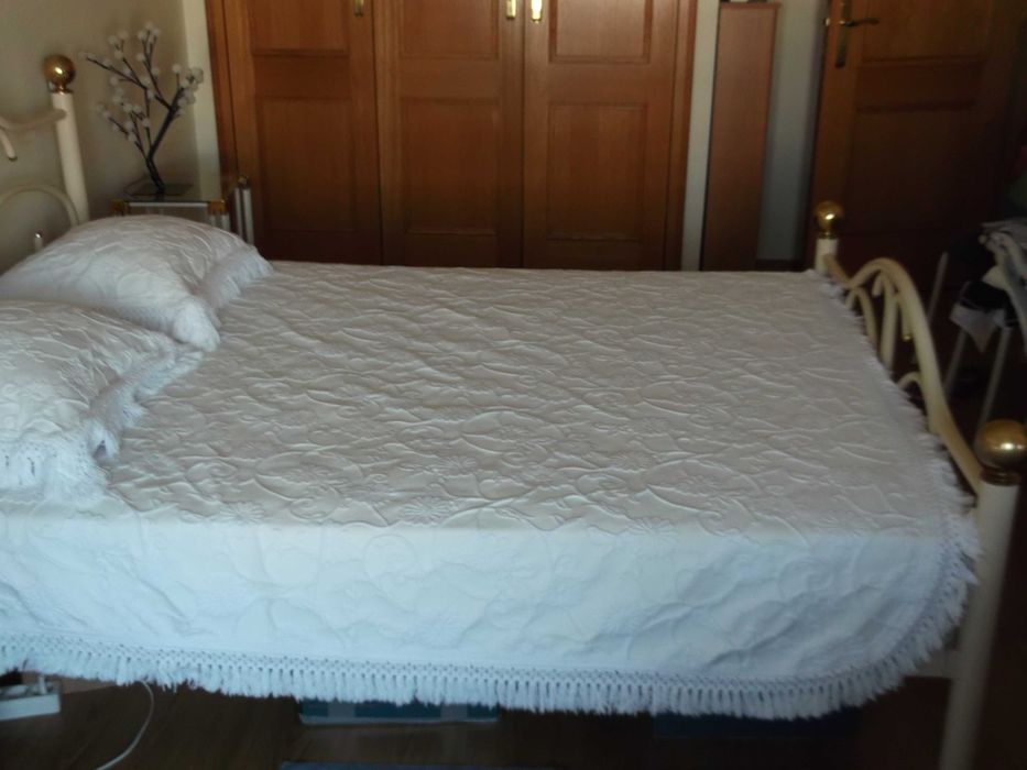 CAMA de casal completa.