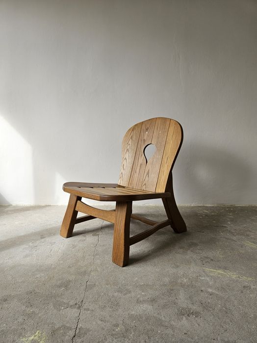 Drewniany dębowy fotel w brutalistycznym stylu mid century modern vintage