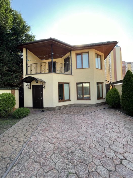 Продам дом на Таирова /Левитана