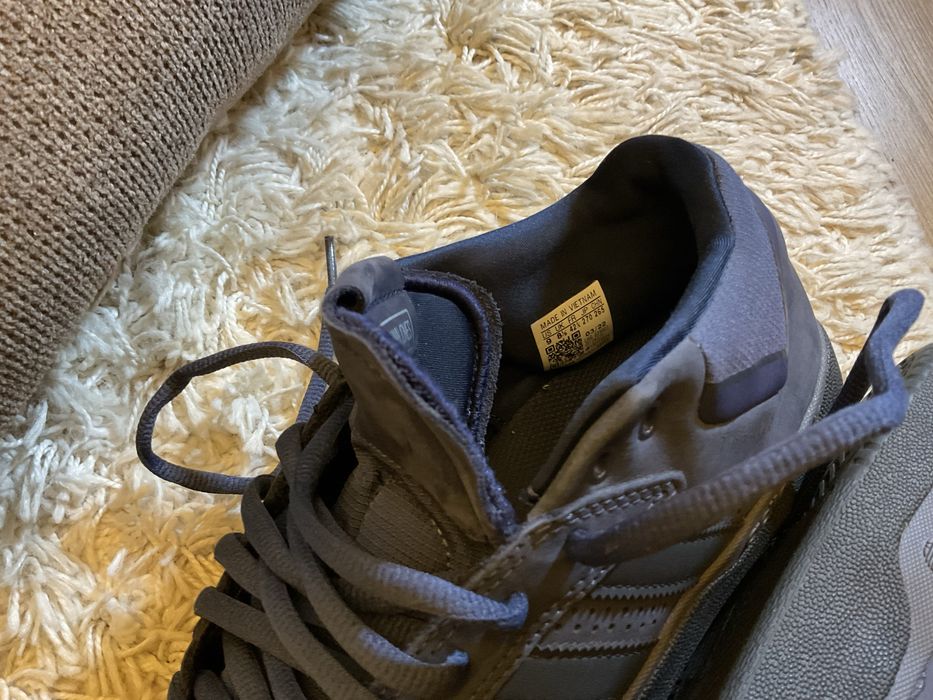 Продам кросівки Adidas