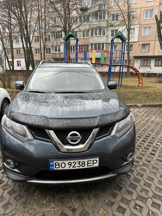 Nissan Rogue SV (7 місць)
