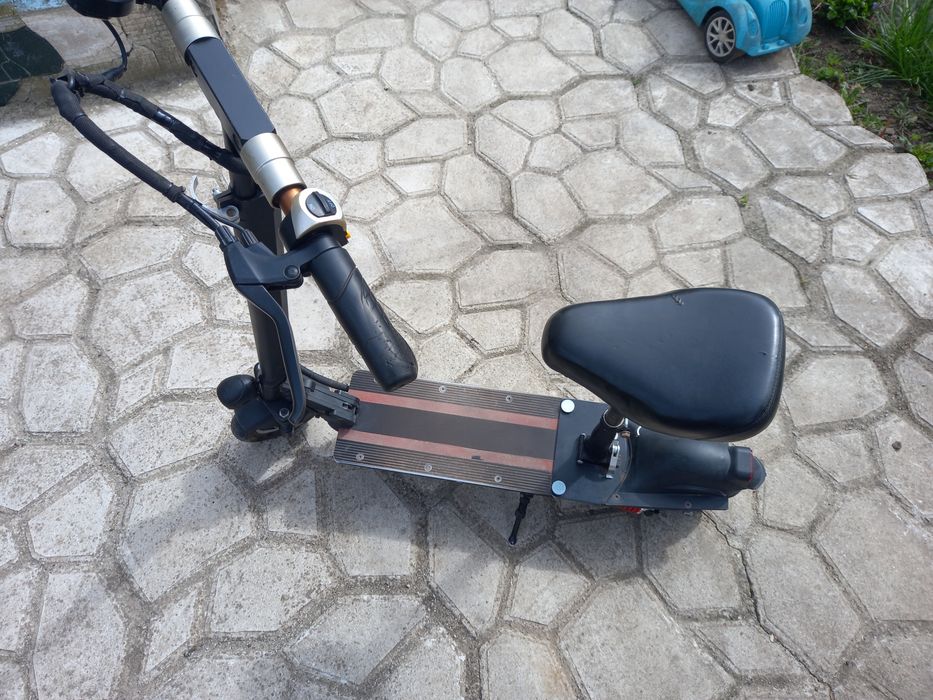 продам електросамокат куго м2