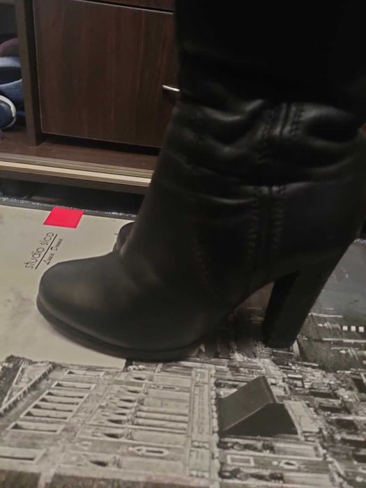 Черевики шкіряні RENZANA на підборах 36 розмір