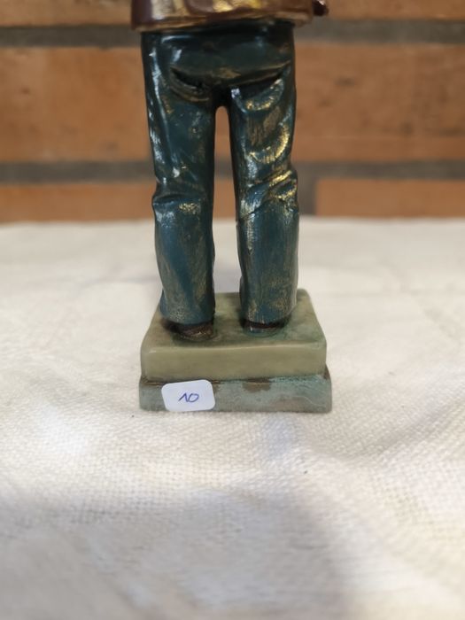 Estátua Beato Francisco Marto
