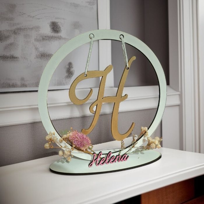 Moldura decorativa letra e nome