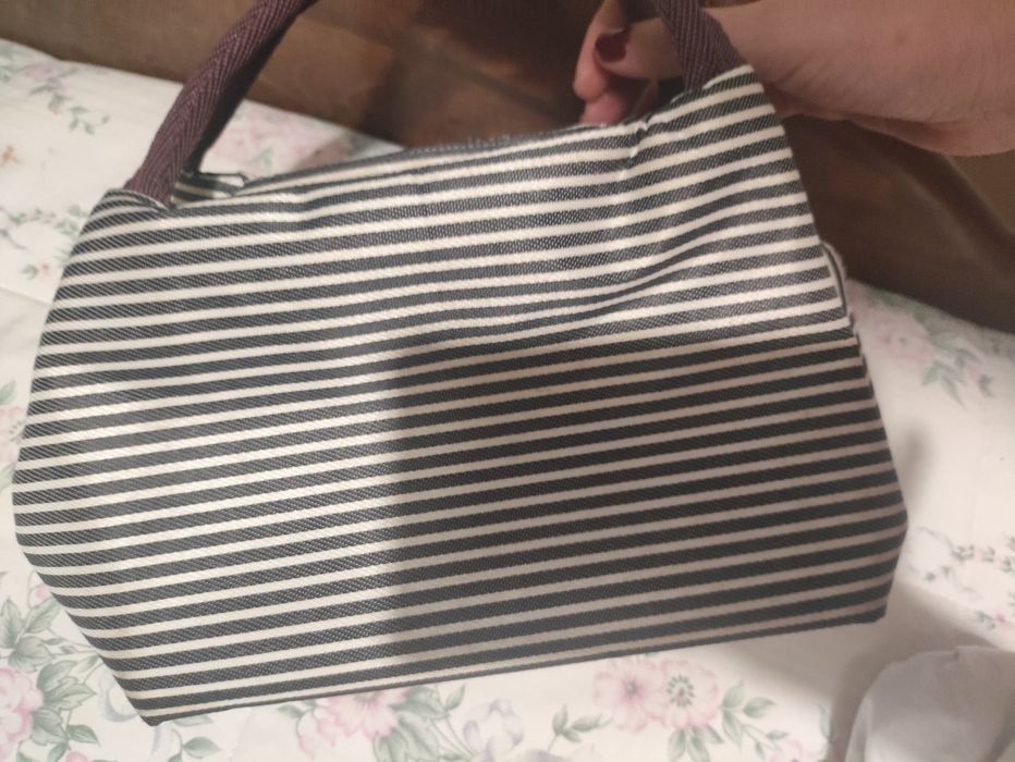 Lancheira praticamente nova