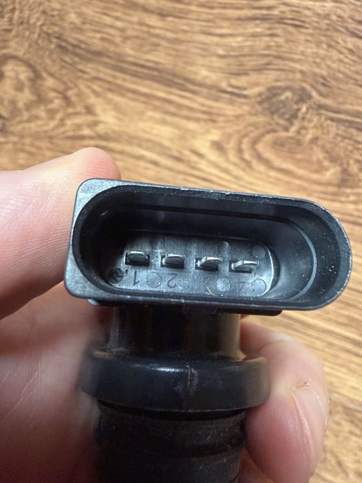 Продам нову  катушку запалювання NGK U5002 158N.