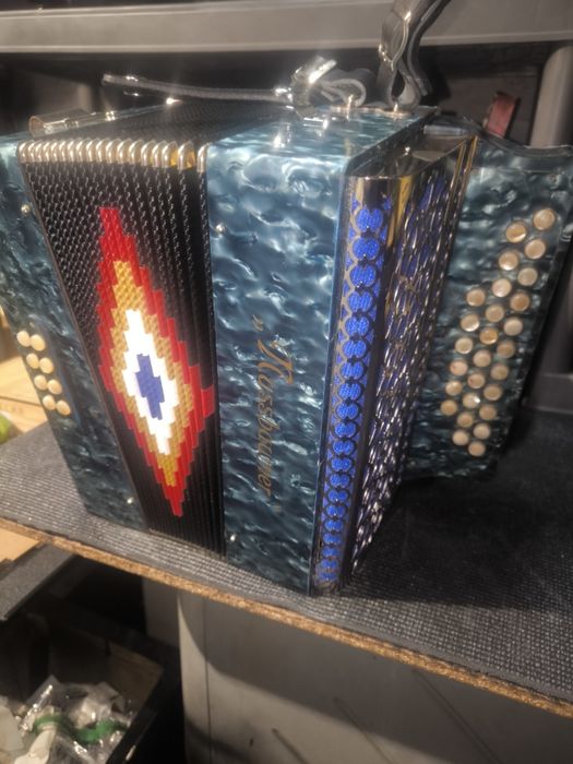 Vendo concertina nussbaumer está em fã
