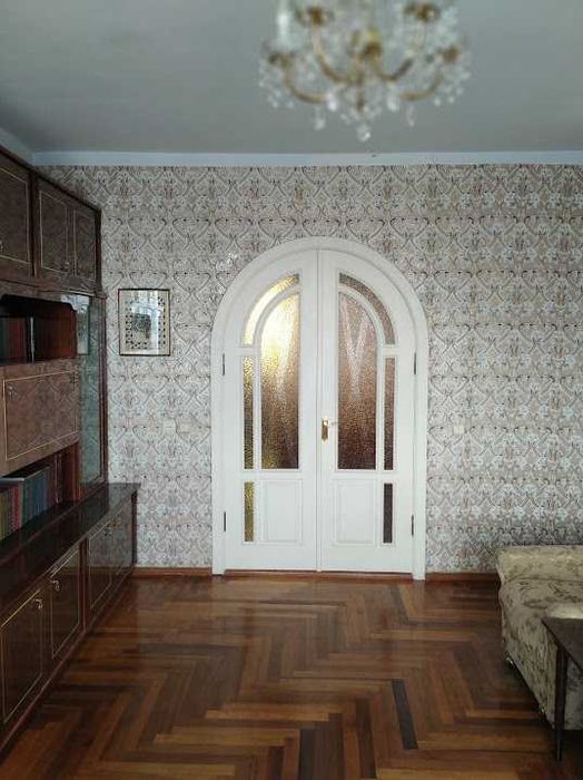 Продається 4-х  кімн.квартира в Олександрівському районі по вул.Запорізькій