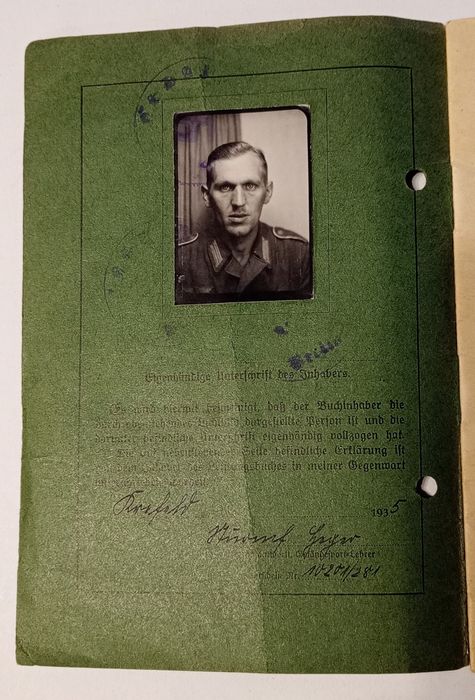 Militaria de Trincheira. Werhmatch S.A.documento e Pin