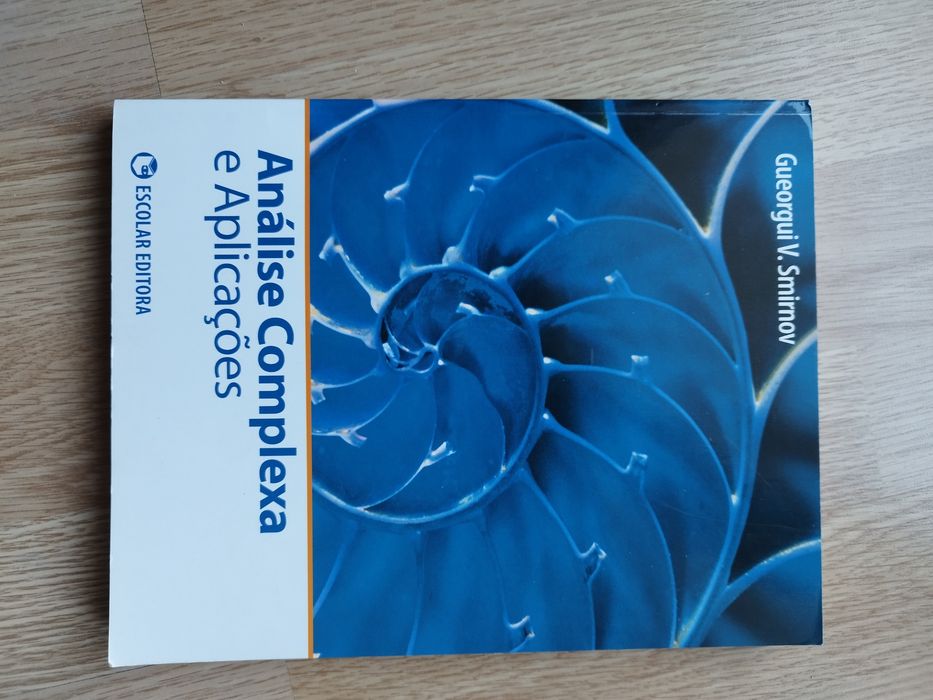 Livro Análise Complexa e Aplicações - Gueorgui V. Smirnov