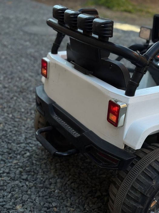 Электромобиль детский